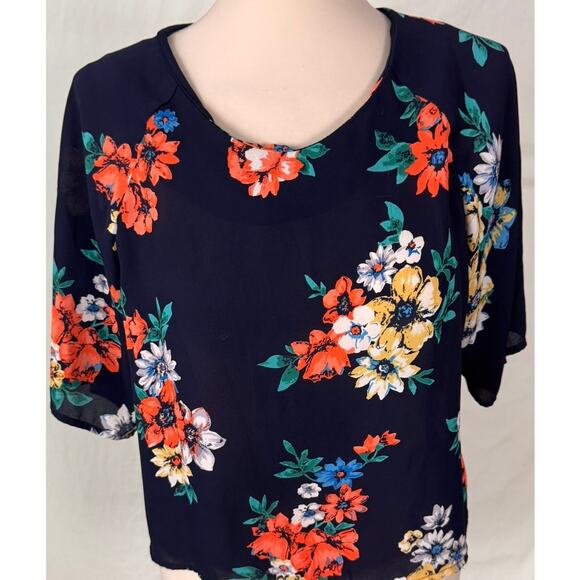 Forever 21 Medium Short Sleeve blue Floral Bouse Back Zipper Polyester - Picture 2 of 6
